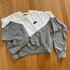 Nike Cropped Sweatshirt